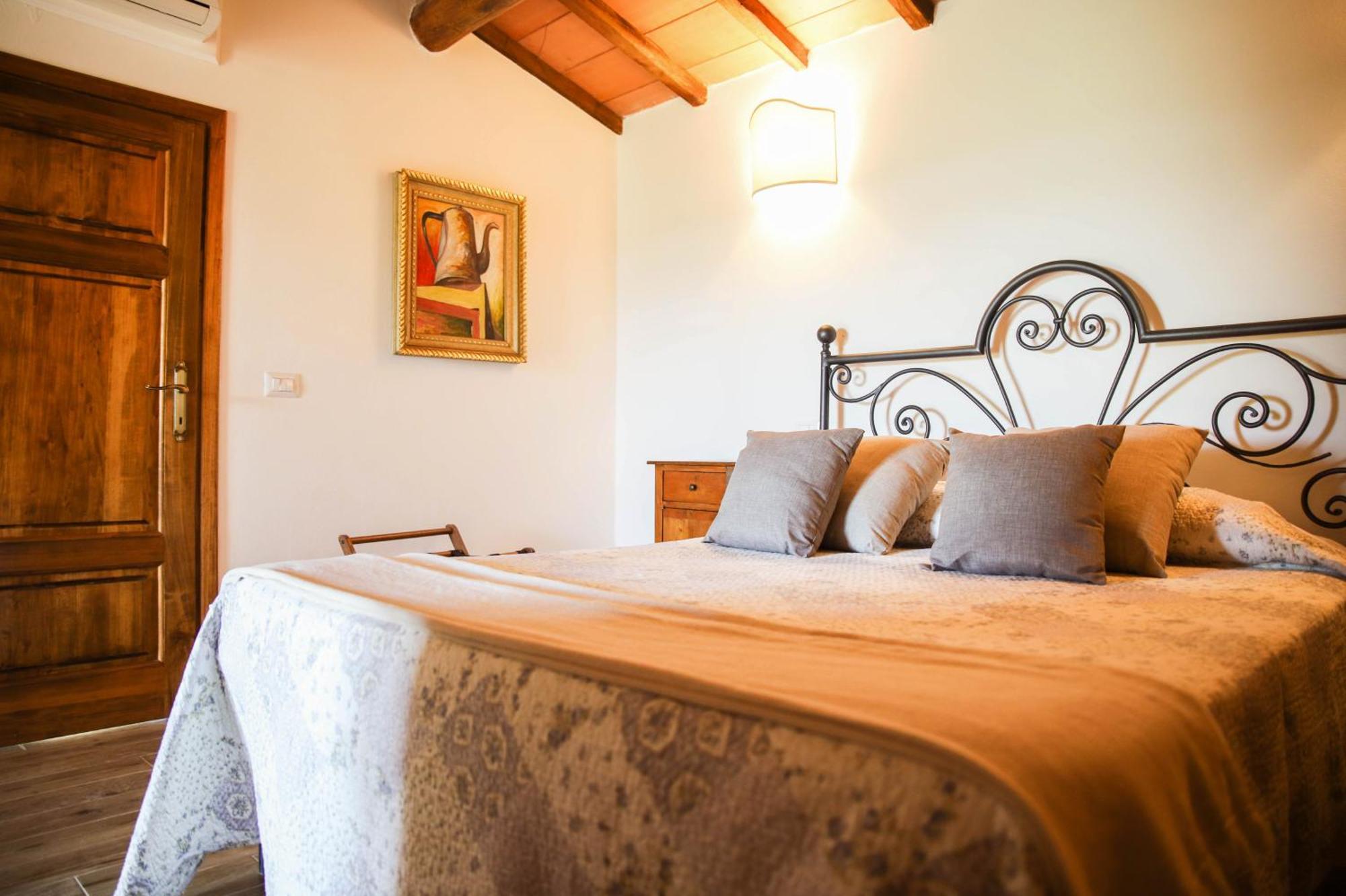 Country House Poggio Aione Guest House Catabbio ภายนอก รูปภาพ