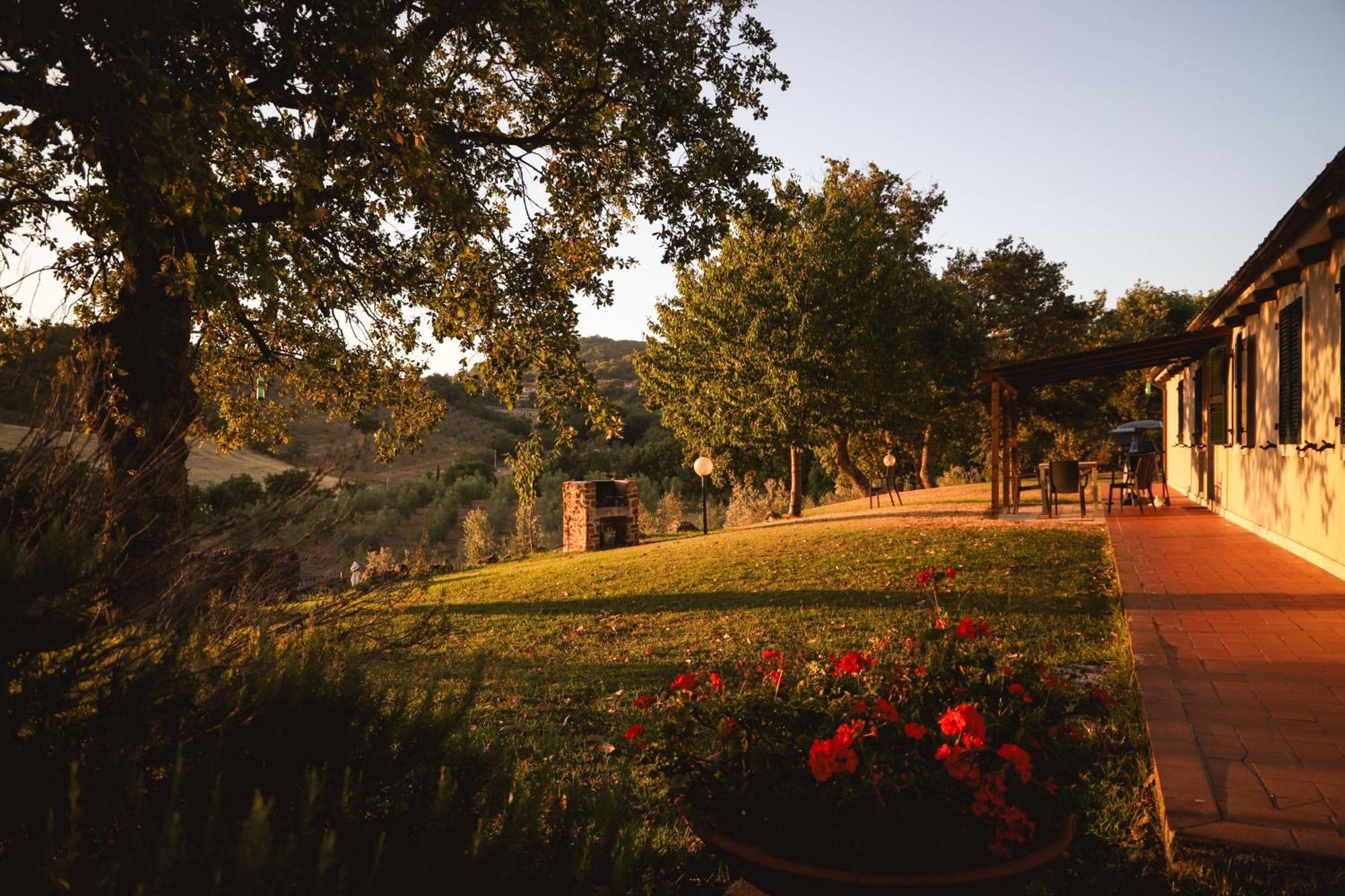 Country House Poggio Aione Guest House Catabbio ภายนอก รูปภาพ
