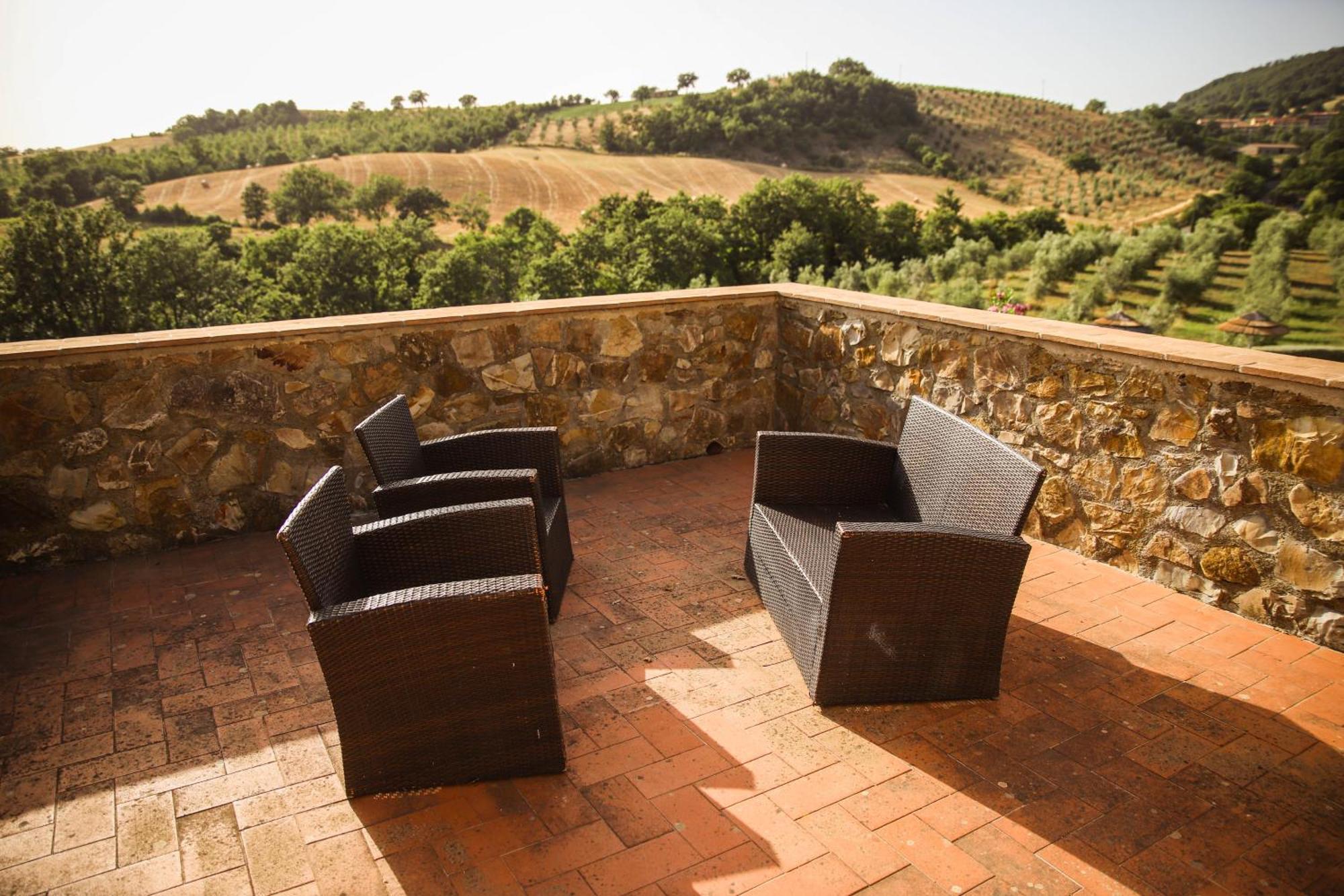 Country House Poggio Aione Guest House Catabbio ภายนอก รูปภาพ