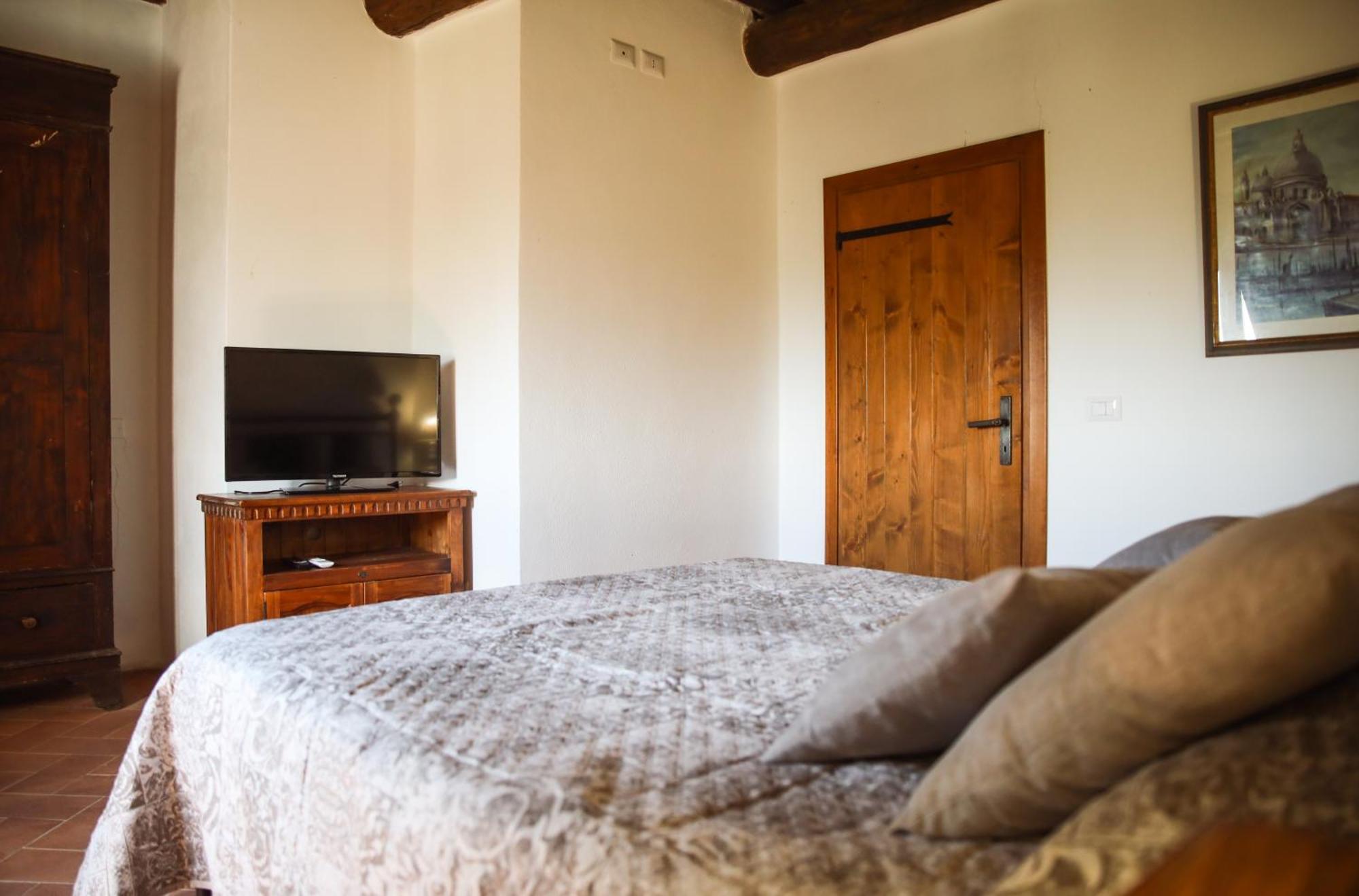Country House Poggio Aione Guest House Catabbio ภายนอก รูปภาพ