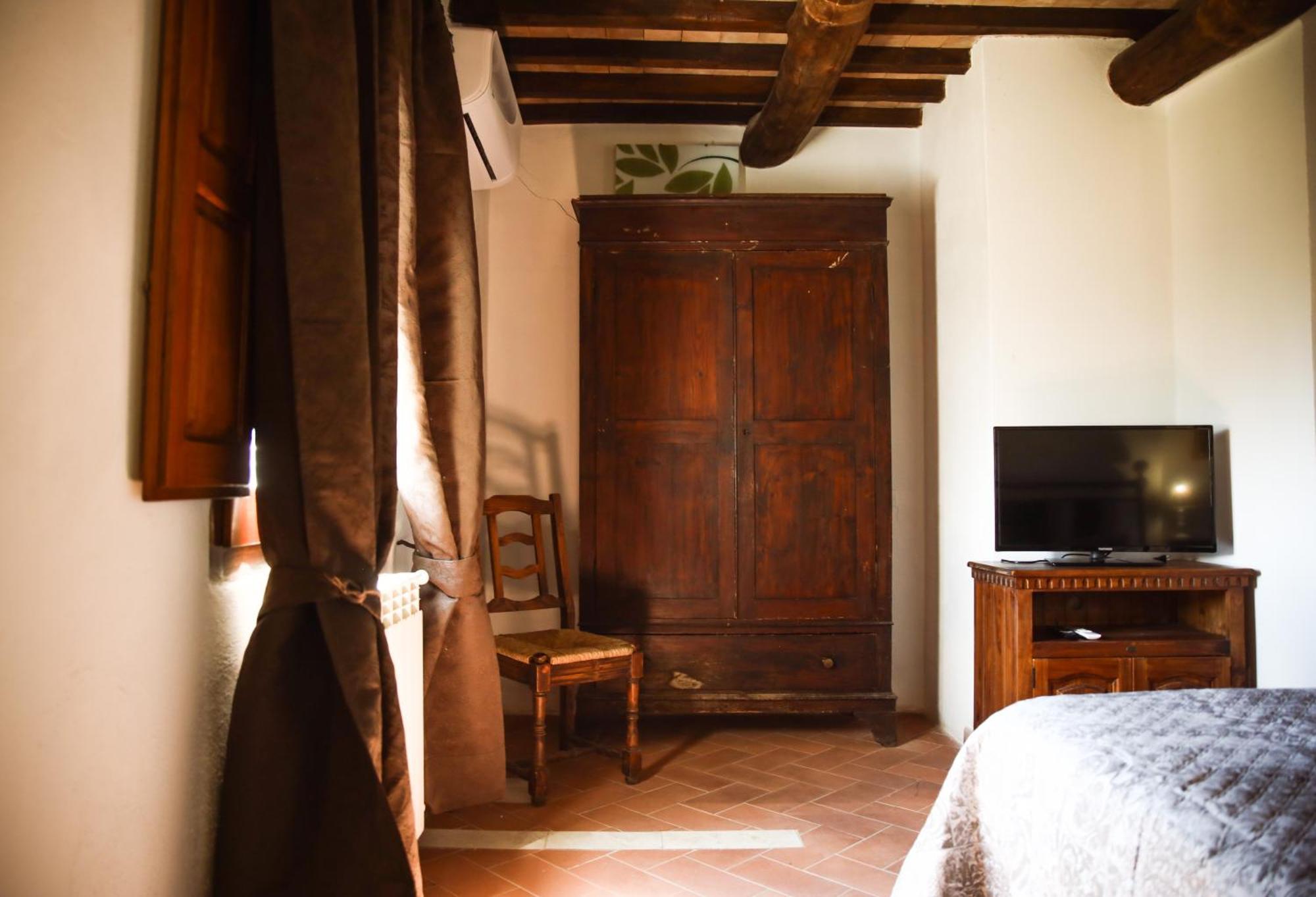 Country House Poggio Aione Guest House Catabbio ภายนอก รูปภาพ